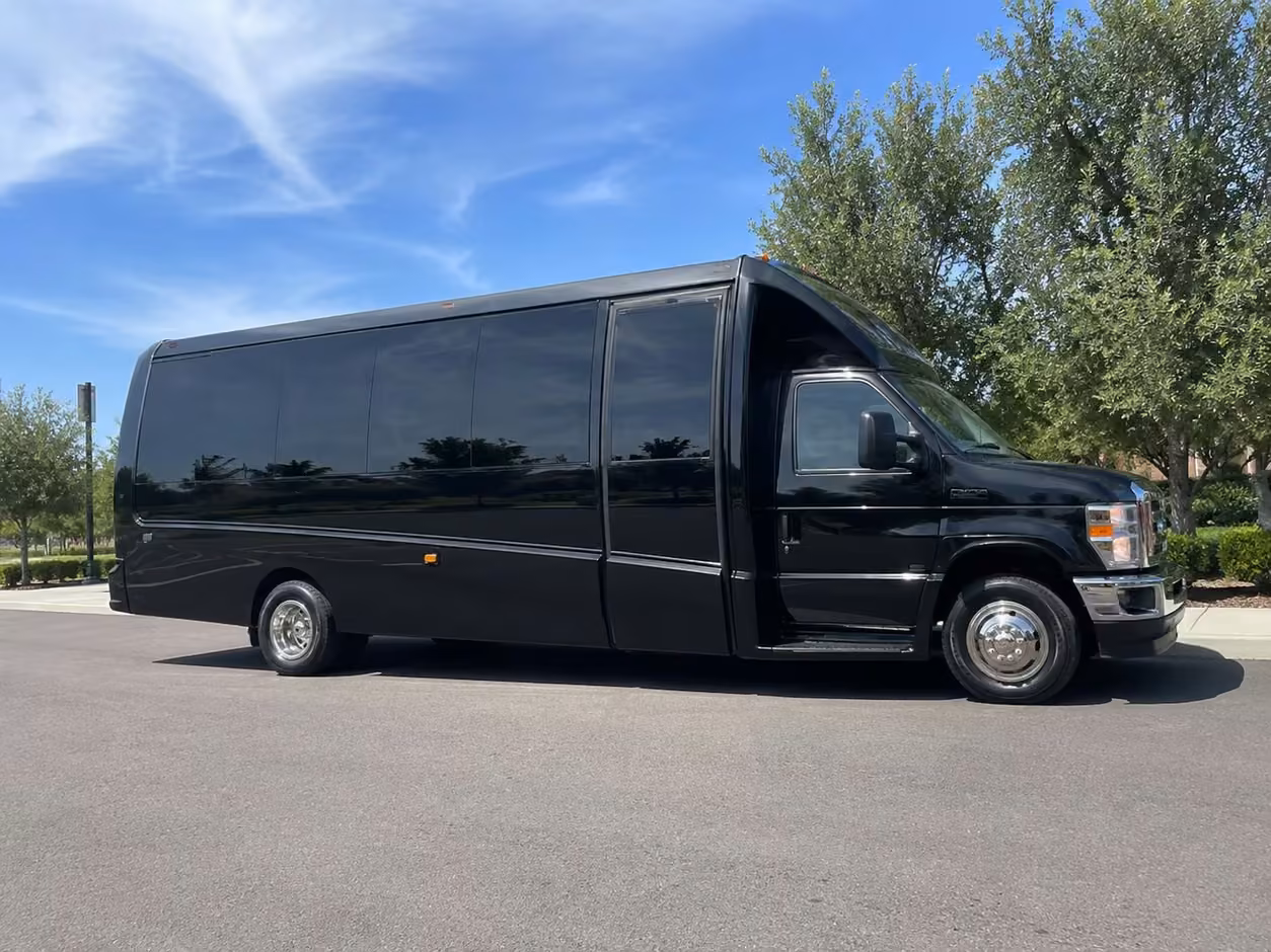 15 35 passenger minibus